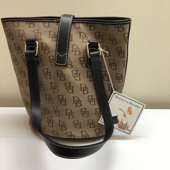 Dooney & Bourke bucket bag - Picture 2 of 6